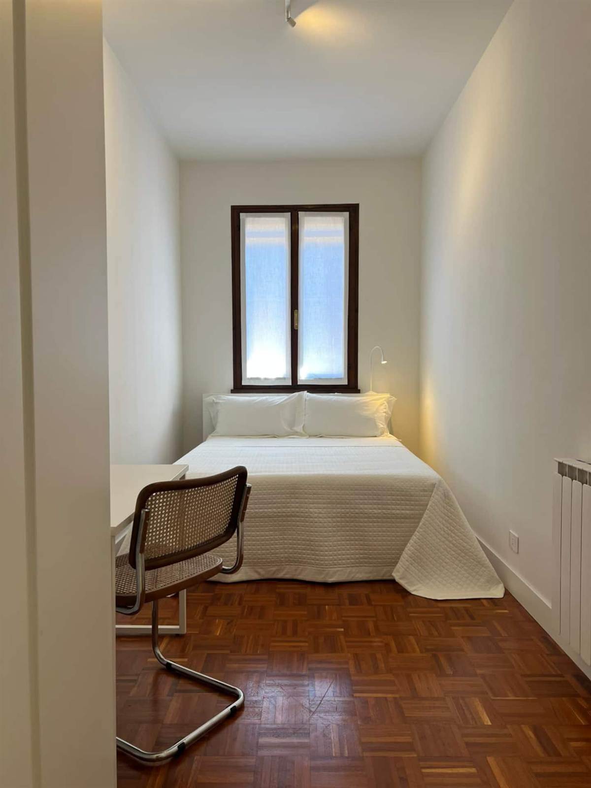 Le camere di Byron 1: camera da letto, foto 1 di 6