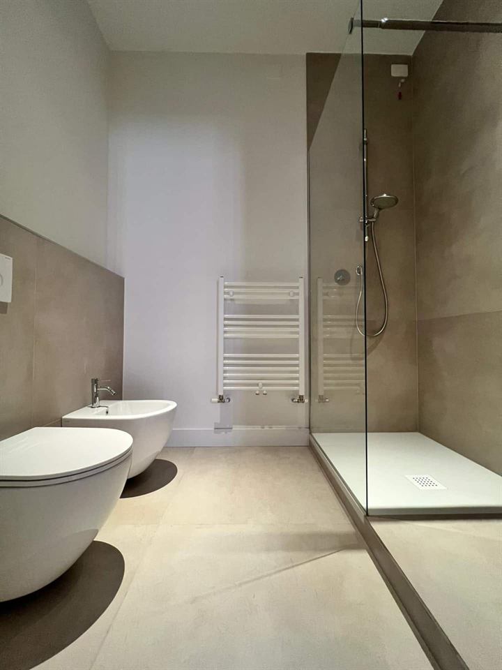 Le camere di Byron 2: bagno completo, foto 7 di 9