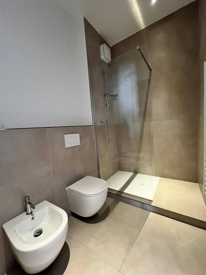 Le camere di Byron 3: bagno completo, foto 7 di 9