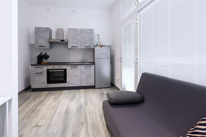 Domus Traversari 13: cucina completa, foto 2 di 14