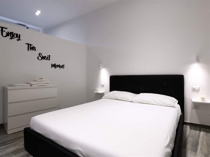 Domus Traversari 13: camera da letto, foto 10 di 14