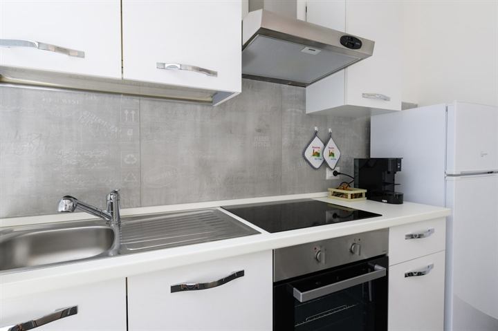 Domus Traversari 17: cucina completa, foto 8 di 18