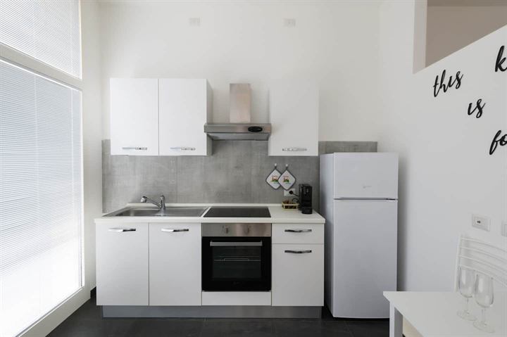 Domus Traversari 17: cucina completa, foto 9 di 18
