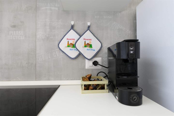 Domus Traversari 17: cucina completa, foto 10 di 18